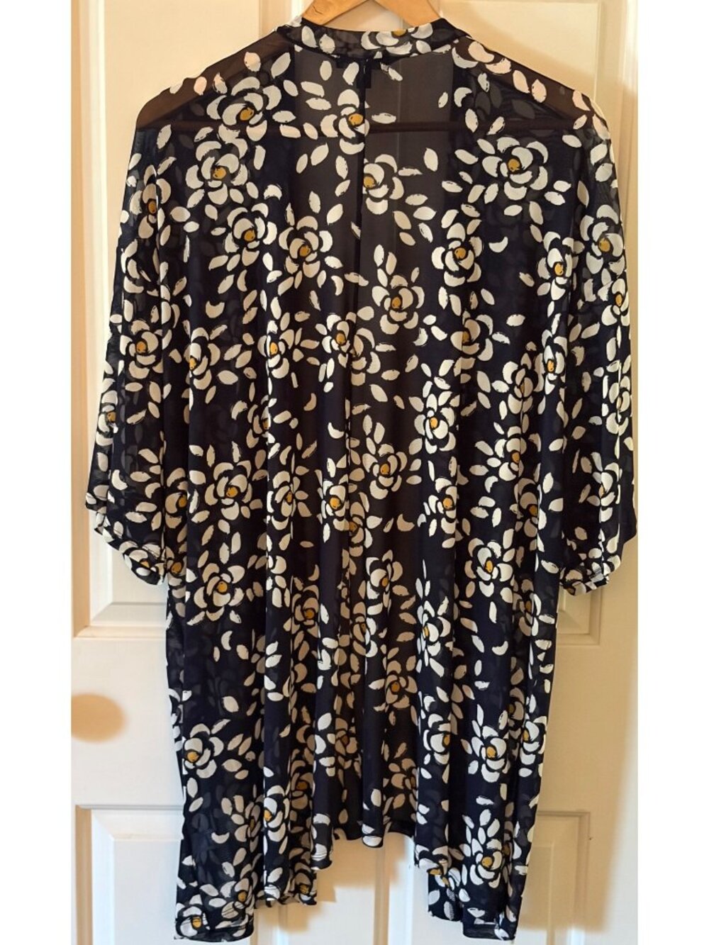 Lane Bryant Sheer Open Front Floral Print Kimona Size 22/24 - Picture 6 of 11